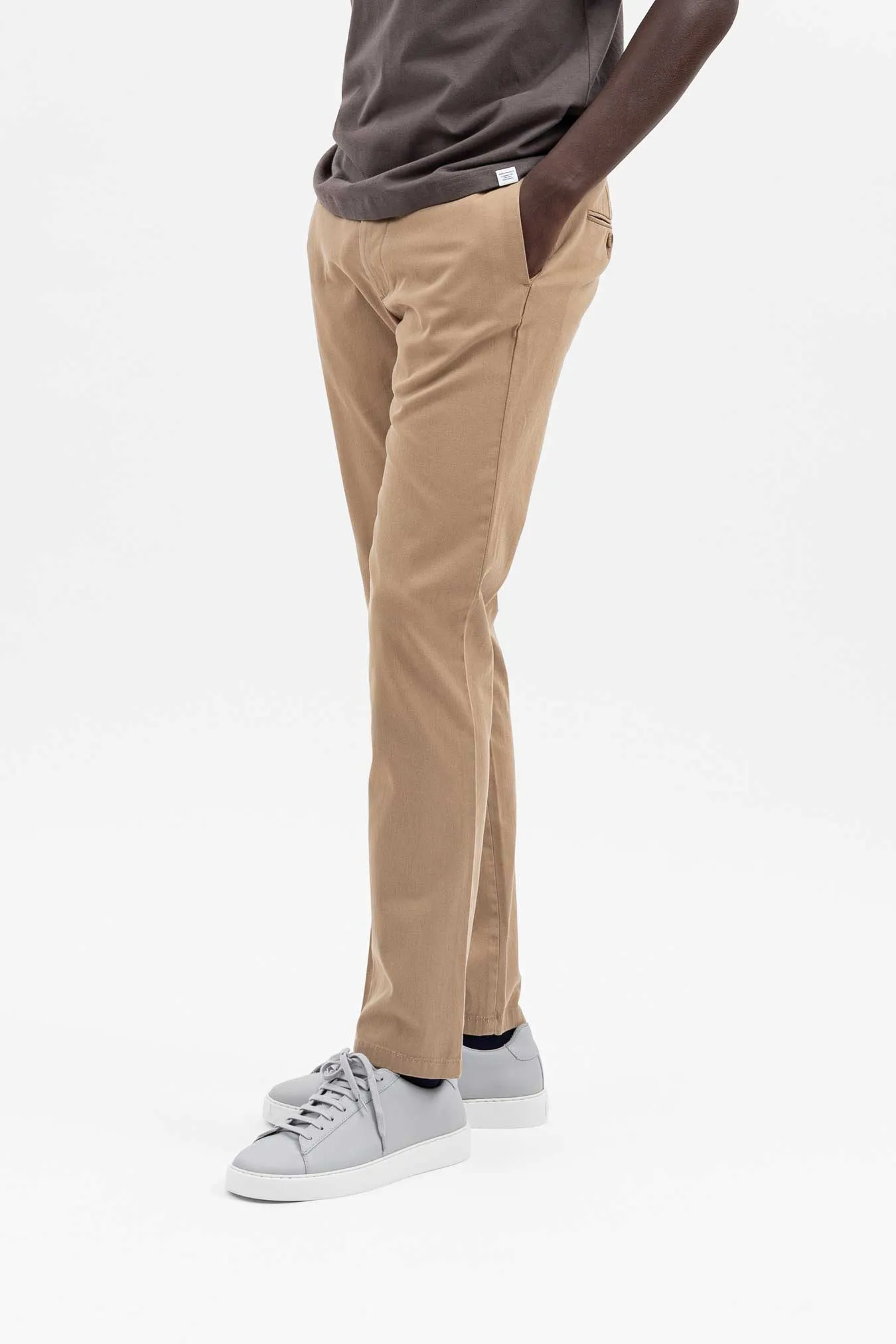 Norse Projects Aros Regular Light Stretch Chinos in Utility Khaki