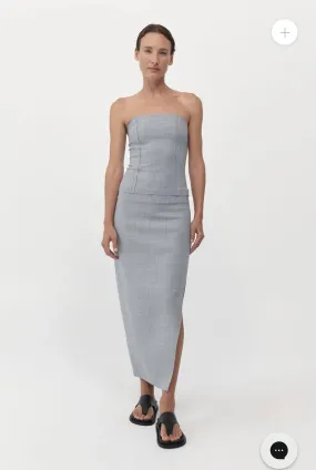 RAW HEM MIDI SKIRT IN HEATHER GREY